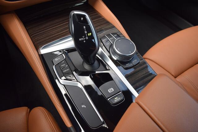 BMW 5-SERIE 520i Automaat High Executive Luxury Line LED | Virtual | Bruin Leder | Full Map Navi | HiFi prof. | Elek. Stoelen | Volledig Onderhouden!!