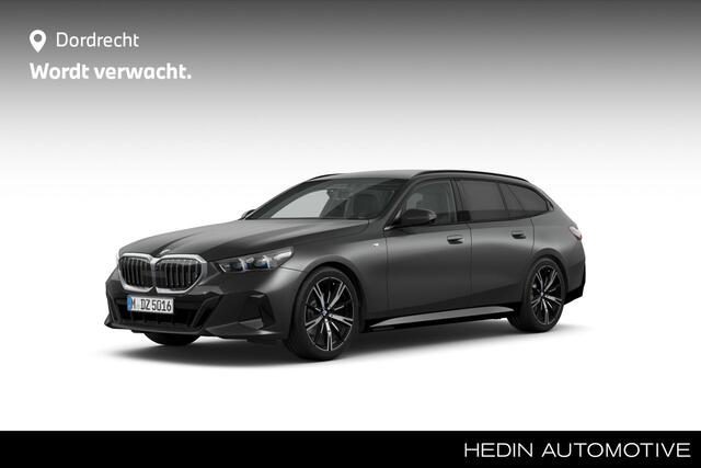 BMW 5-SERIE Touring 520d M-Sport | Frozen Mat Lak | 20" | CoPilot | Trekhaak |