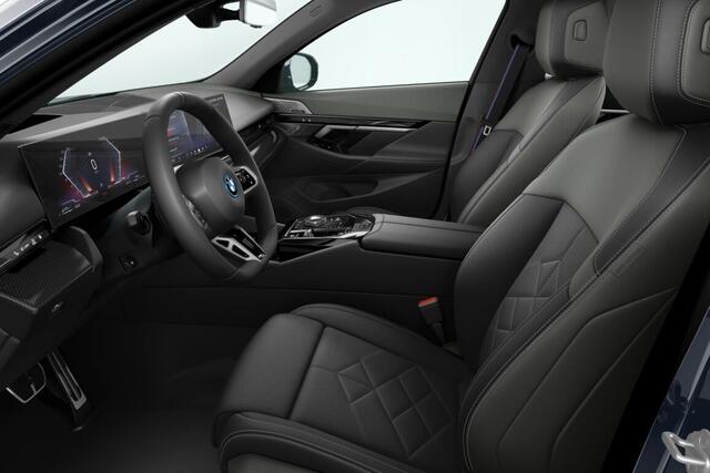 BMW 5-SERIE Touring 550e xDrive | M Sportpakket Pro | Innovation Pack | Travel Pack | Comfort Pack | Trekhaak