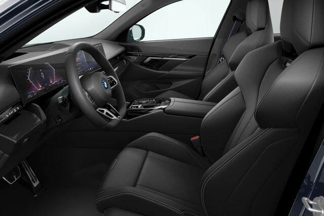 BMW 5-SERIE Touring 550e xDrive | M Sportpakket Pro | Innovation Pack | Travel Pack | Comfort Pack | Trekhaak