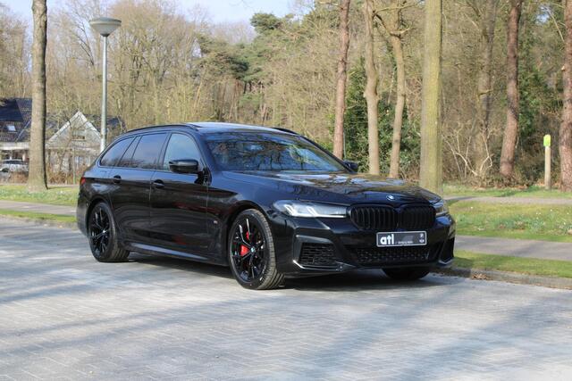 BMW 5-SERIE Touring 540i xDrive Touring M-Sport | Pano | 4-zone Clima | DAB | Adap LED Koplampen | Grootlicht assistent | Live Cockpit Professional | Etc.
