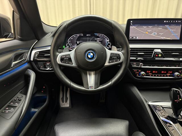 BMW 5-SERIE Touring 530e LCI / Hybride / M Sport / FACELIFT / Head Up / LED / Elec. Trekhaak / Leder / Camera / Apple Carplay / Bluetooth