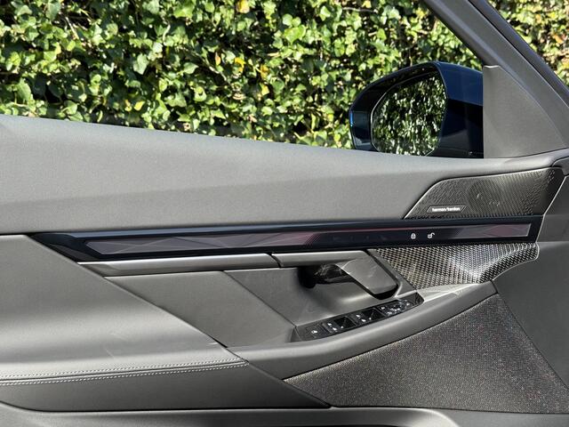 BMW 5-SERIE 550e xDrive | M-Sport Pro | 21'' | Panorama. | Driv. Prof. | Stoelvent. | Head-Up | Park. Plus | Comf. Acc. | Stuur + stoelverw. voor/achter | Trekhaak | M stoel