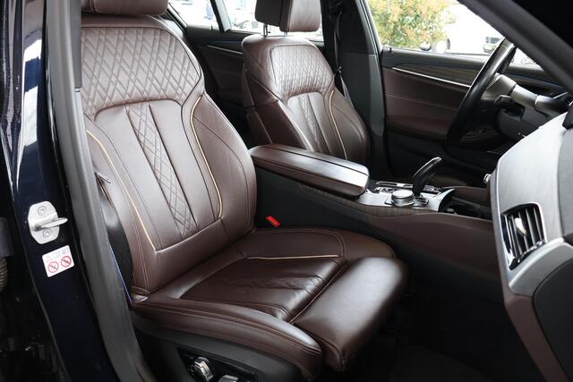 BMW 5-SERIE Sedan 530e M Sport Plus | Exklusive volleder | Stuur- en stoelverwarming | Harman Kardon | Head-up Display | 20" M Y-Spaak | Comfort Access | Galvanische bedieningselementen