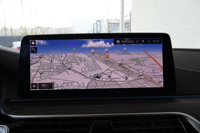 BMW 5-SERIE Sedan 530e M Sport Plus | Exklusive volleder | Stuur- en stoelverwarming | Harman Kardon | Head-up Display | 20" M Y-Spaak | Comfort Access | Galvanische bedieningselementen