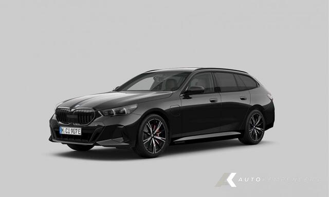 BMW 5-SERIE 550e xDrive Touring M Sport Pro | Panorama | Harman/Kardon | Driving Ass. Plus | Trekhaak | Adaptief onderstel Pro | 20' Inch |