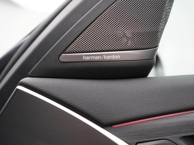 BMW 5-SERIE Touring 530e M Sport PHEV 293pk Dealer O.H. | Panodak | Adaptive Cruise | 360 Camera | Harman / Kardon | Lederen Comfortzetels Memory & Verwarmd | Adaptive LED | Apple Carplay | Blis | Sfeerverlichting | Navigatie | DAB | Plug In Hybrid |