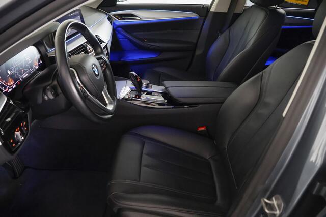 BMW 5-SERIE Touring 520i / LED / Leder / CarPlay / Trekhaak / Cam