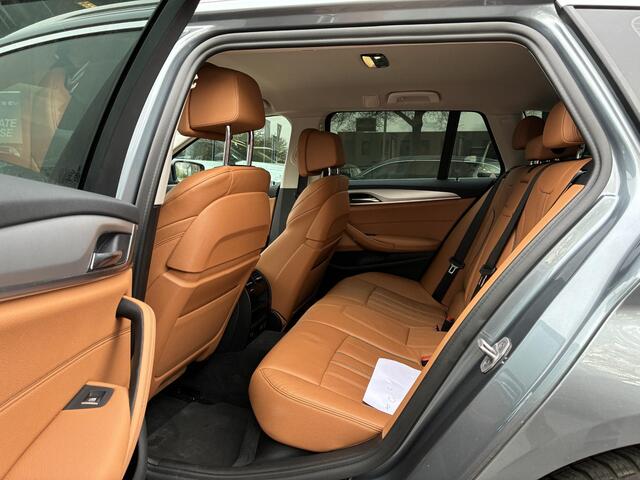 BMW 5-SERIE Touring 520e Business Edition Plus PHEV Automaat | Navigatie | Memory Seats | Leder | Trekhaak