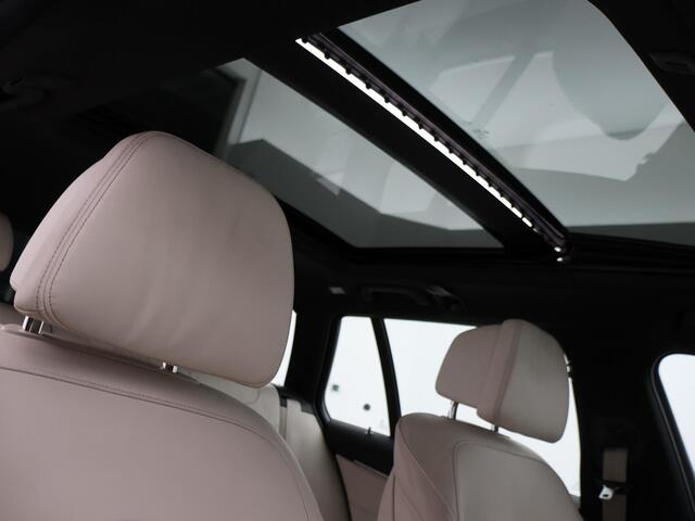 BMW 5-SERIE Touring 520i H.E. 184 PK AUT. LUXURY LINE + COMFORTZETELS | AFN. TREKHAAK | PANORAMA | LIVE COCKPIT | ADAPTIVE CRUISE