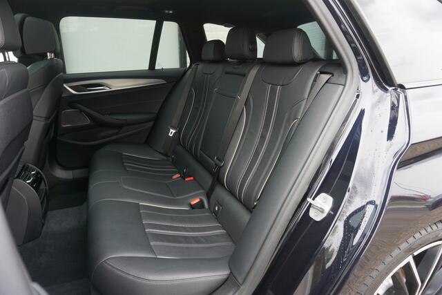 BMW 5-SERIE Touring 530i High Exec Dealerauto | M-Pakket | Panorama | Carplay | HUD |