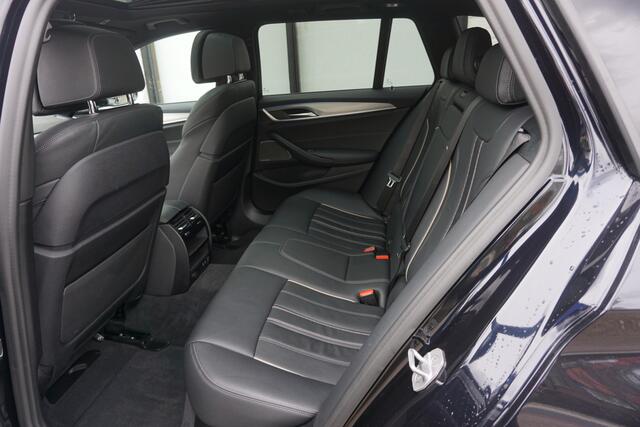 BMW 5-SERIE Touring 530i High Exec Dealerauto | M-Pakket | Panorama | Carplay | HUD |