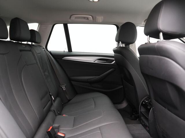 BMW 5-SERIE Touring 530e Business Edition Plus PHEV 293pk Dealer O.H. | Trekhaak Af Fabriek | Adaptive Cruise | 360 Camera | Lederen Comfortzetels Verwarmd | Blis | Apple Carplay | Hifi Audio | 19"L.M | Plug In Hybrid |