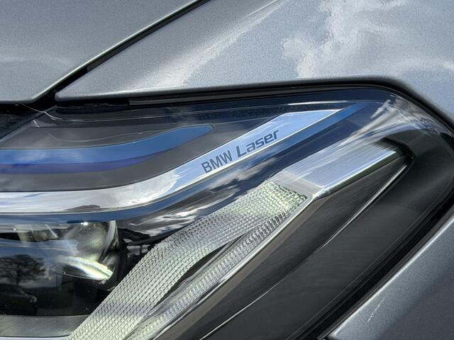 BMW 5-SERIE Touring 530e High Executive M Sport Pano-Dak | Trekhaak | Adapt. Cruise | Leer | HUD | Camera |