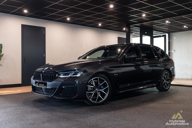 BMW 5-SERIE Touring 530e High Exe | HUD | PANO | Trekhaak