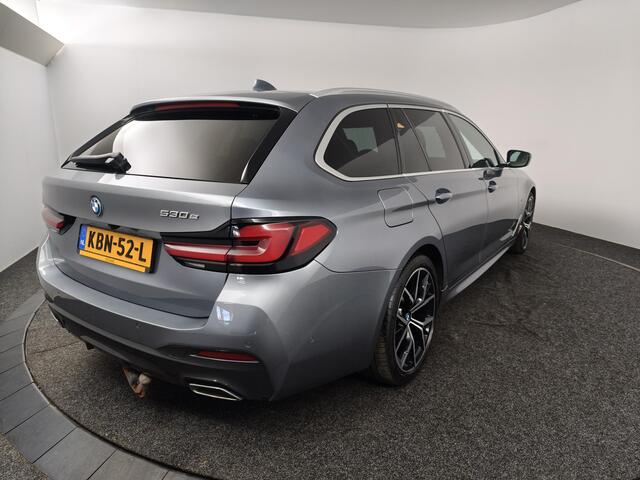 BMW 5-SERIE Touring 530e M-sport | 19 Inch W spaak | Elek glazen panorama dak | Trekhaak |
