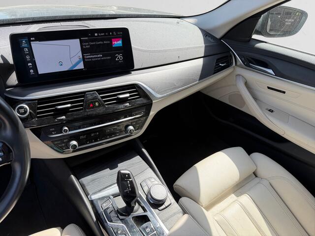 BMW 5-SERIE 520e Business Edition Plus- Laserlight, Schuifdak, Full Memory, Active Cruise, Virtual cockpit