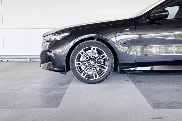 BMW 5-SERIE Touring 530e M Sport Edition