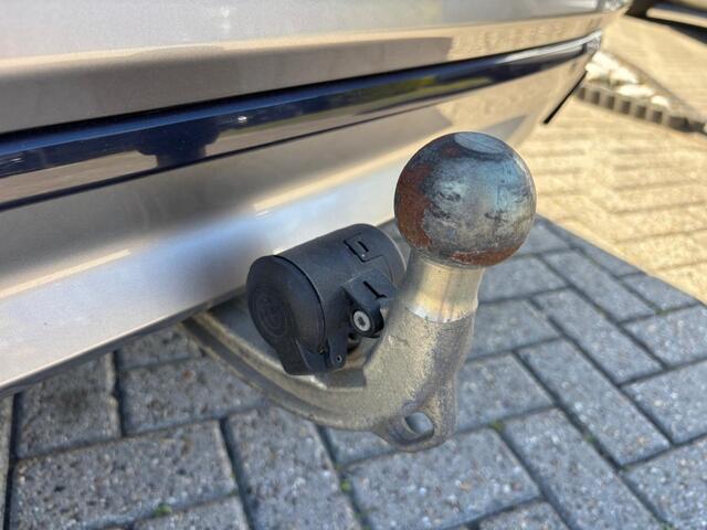 BMW 5-SERIE 520i High Exe 2017 Schuifdak Dealerauto Trekhaak