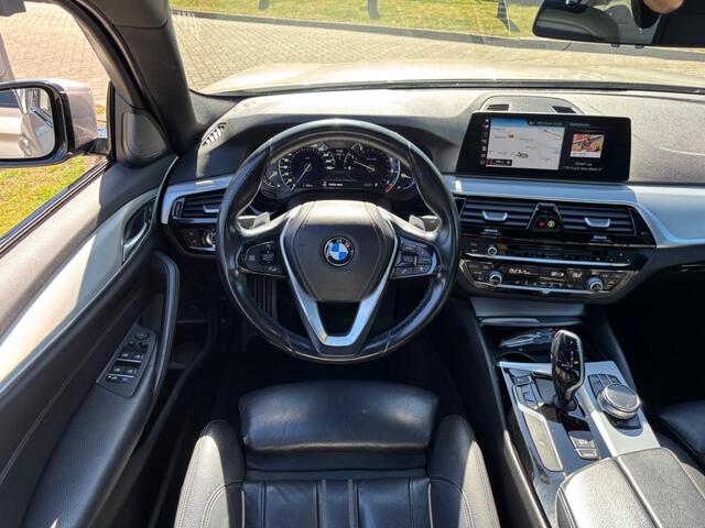 BMW 5-SERIE 520i High Exe 2017 Schuifdak Dealerauto Trekhaak