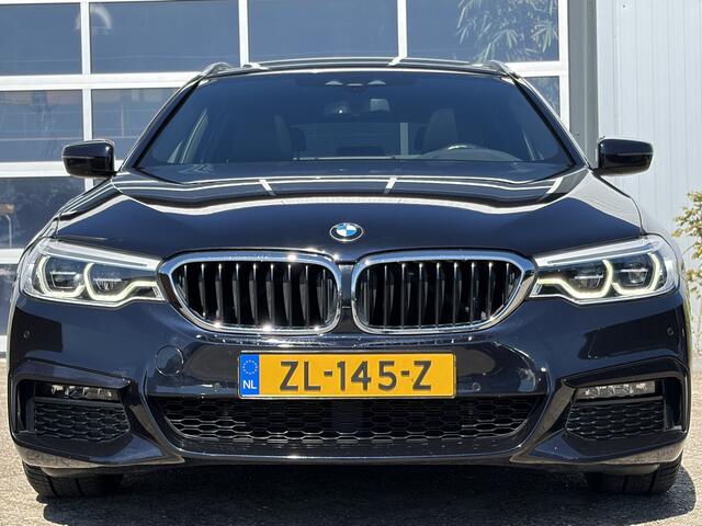 BMW 5-SERIE Touring 520i High Executive Edition 184pk | M Sportpakket | Achteruitrijcamera | Dab | Elektrisch glazen panorama-dak | LED koplampen | Navigatiesysteem full map | Voorstoelen verwarmd | Dealer onderhouden!