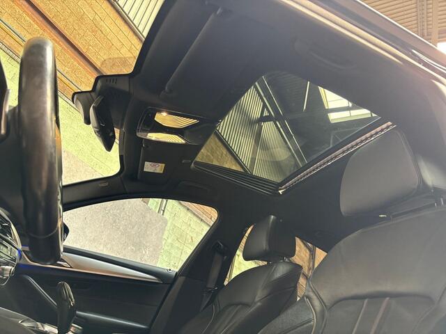 BMW 5-SERIE 520i M Sport High Executive 184Pk Automaat (PANORAMADAK, M PAKKET, GROOT NAVI, MEMORY SEATS, 360 CAMERA, STOELVERWARMING, GETINT GLAS, SFEERVERLICHTING, NIEUWSTAAT)