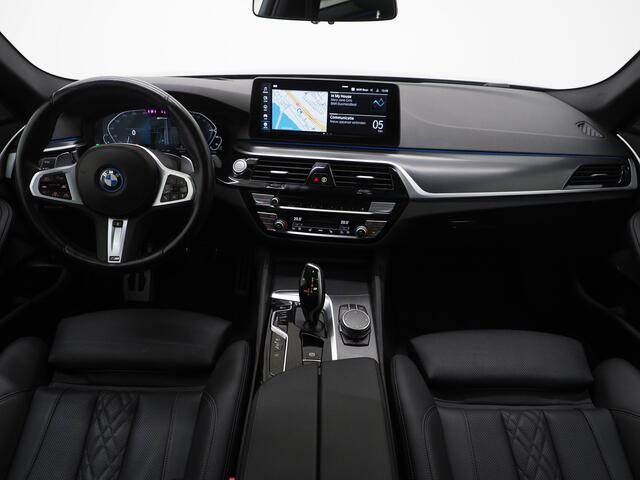 BMW 5-SERIE Touring 530e M Sport Shadow Line | Panoramadak | LED Grille | Harman/Kardon | Leder | HUD | 360 | LaserLED | Carplay