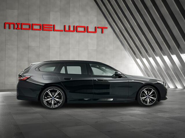 BMW 5-SERIE Touring 530e M-Sport Shadow Line Pano-dak/20'LMV/Elek.Trekhaak