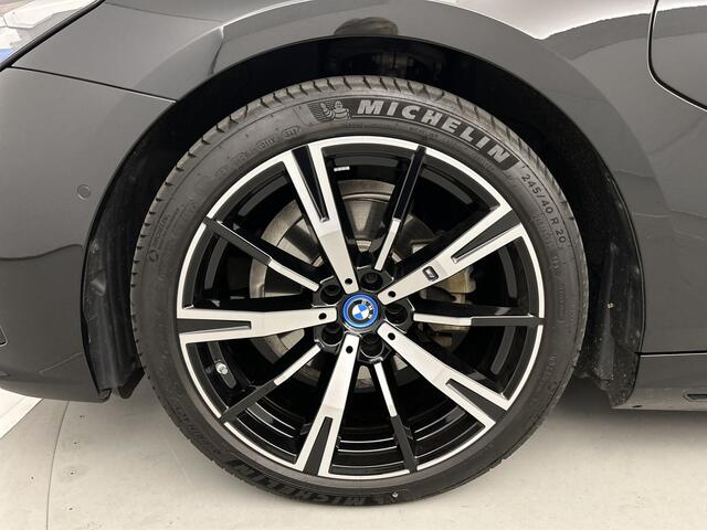 BMW 5-SERIE Touring 530e M-Sport Shadow Line Pano-dak/20'LMV/Elek.Trekhaak