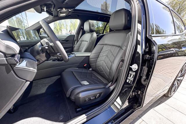 BMW 5-SERIE Touring 520i | M-Sport PRO | Trekhaak | Driving Assistant Plus | Panoramadak | Innovation Pack | Travel Pack | Comfort Pack