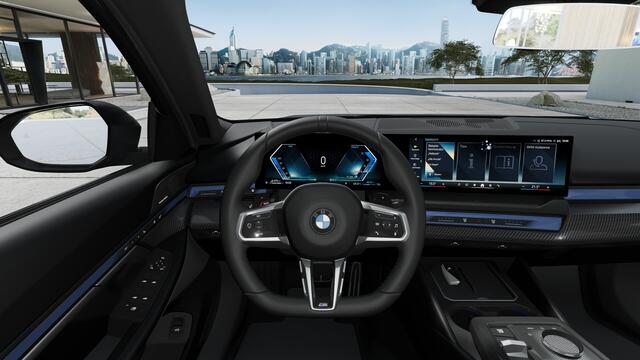 BMW 5-SERIE 530e M Sport Automaat / Achteruitrijcamera / M Multifunctionele Stoelen / Comfort Access / Adaptieve LED / Stuurverwarming