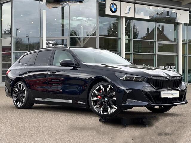 BMW 5-SERIE Touring 550e xDrive M-SPORT Pro ** PANO, IVORY LEDER, ACTIVE LENKUNG, 21-inch LMV, TREKH ** 1e EIG - UNGALLFREI - Ex. BMW ** ** INFORMEER OOK NAAR ONZE AANTREKKELIJKE FINANCIAL-LEASE TARIEVEN **