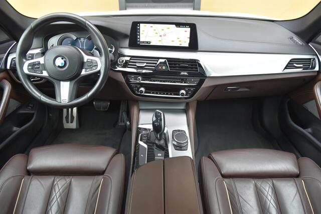 BMW 5-SERIE Touring 530i High Executive * M-Sport * Head-up * DAB * Panoramadak * Harman/Kardon *