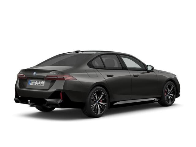 BMW 5-SERIE 550e xDrive M Sportpakket Pro | Comfort pakket | Innovation Pack | Travel Pack