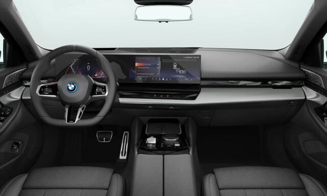 BMW 5-SERIE 550e xDrive M Sportpakket Pro | Comfort pakket | Innovation Pack | Travel Pack