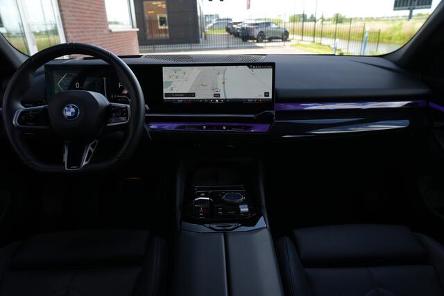 BMW 5-SERIE Touring 530e M Sport High Executive 300pk HarmanKardon/Stoelventilatie/360Camera