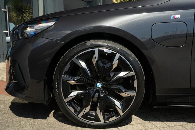 BMW 5-SERIE Touring 530e M Sport High Executive 300pk HarmanKardon/Stoelventilatie/360Camera