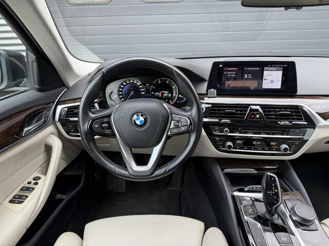 BMW 5-SERIE Touring 520d High Executive | Camera | Lederen Bekleding | Elektrische Trekhaak | Elektrische Achterklep |