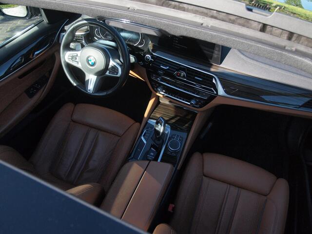 BMW 5-SERIE 530i High Executive | Panoramadak | Sfeerverlichting | Apple Carplay | Cruise Control |