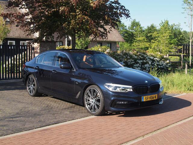 BMW 5-SERIE 530i High Executive | Panoramadak | Sfeerverlichting | Apple Carplay | Cruise Control |