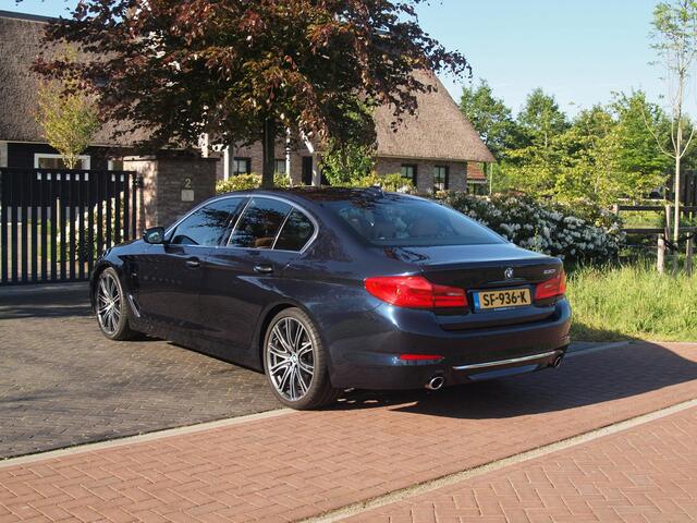 BMW 5-SERIE 530i High Executive | Panoramadak | Sfeerverlichting | Apple Carplay | Cruise Control |