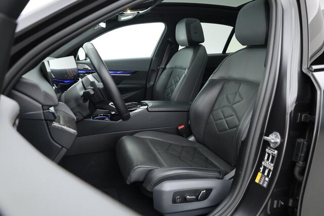 BMW 5-SERIE 550e xDrive M-Sport Pro | Rijklaar! | SOH 93.7% | 6-Cilinder | Pano | Elek. Trekhaak | Bowers&Wilkins | Widescreen | Ventilatie | Stoel-stuurverw. | Sfeerverl. | 360*+PDC | LED | Elek. Klep | V