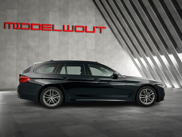 BMW 5-SERIE Touring 520i M-Sport Shadow Line Pano-dak/Leder/Camera/Memory