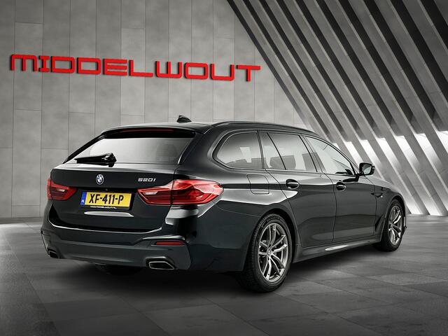 BMW 5-SERIE Touring 520i M-Sport Shadow Line Pano-dak/Leder/Camera/Memory