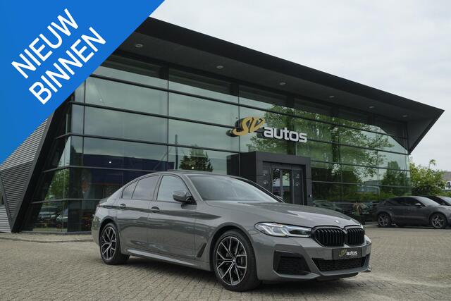 BMW 5-SERIE 520i 184pk M-sport Schuifdak *BTW* Comfortstoelen Individual Sfeerverlichting NLauto 1e Eigenaar