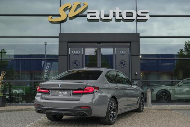 BMW 5-SERIE 520i 184pk M-sport Schuifdak *BTW* Comfortstoelen Individual Sfeerverlichting NLauto 1e Eigenaar
