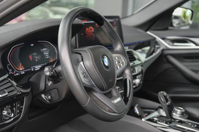 BMW 5-SERIE 520i 184pk M-sport Schuifdak *BTW* Comfortstoelen Individual Sfeerverlichting NLauto 1e Eigenaar