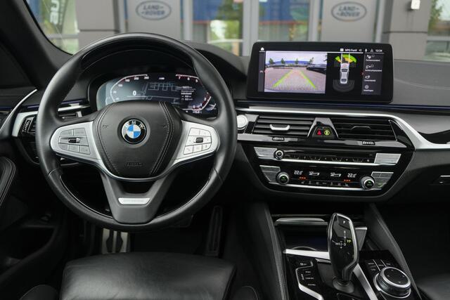 BMW 5-SERIE 520i 184pk M-sport Schuifdak *BTW* Comfortstoelen Individual Sfeerverlichting NLauto 1e Eigenaar