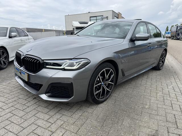 BMW 5-SERIE 530e M sport Edition Plus sch/dak, trekhaak elect. , comfort stoelen, memory, Head Up, etc etc