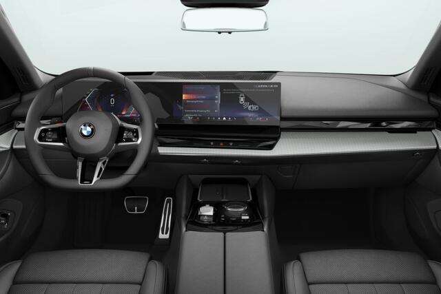 BMW 5-SERIE Sedan 520i | M Sportpakket Pro | Innovation Pack | Travel Pack | Comfort Pack | Trekhaak